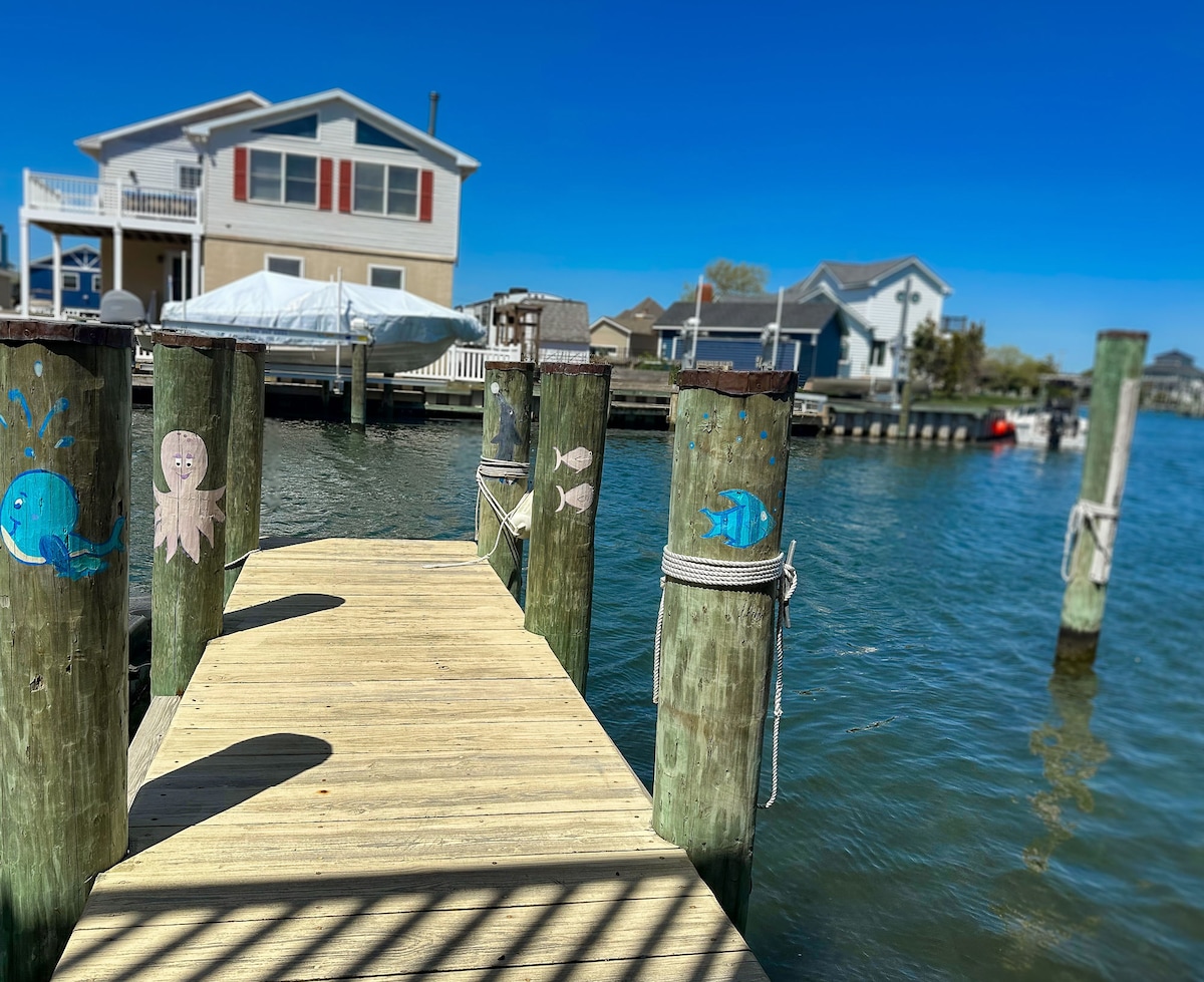 The dock area on the canal, open to guests of both condos